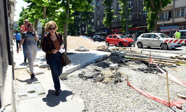 Реконструкција од Рузвелтове улице до Француске ни близу завршетка: Стари рокови пробијени, а нови нереални